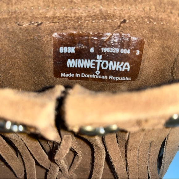 Minnetonka for Hello Kitty Fringe Boots - Picture 7 of 8